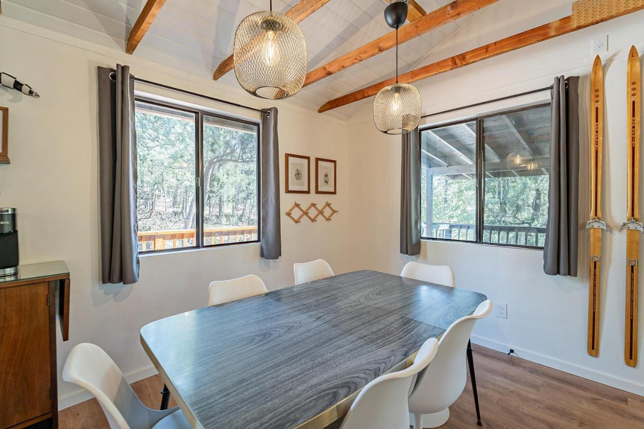 The Pine House - Cozy Mid-Century Modern, Pet-Friendlyヴィラ エクステリア 写真