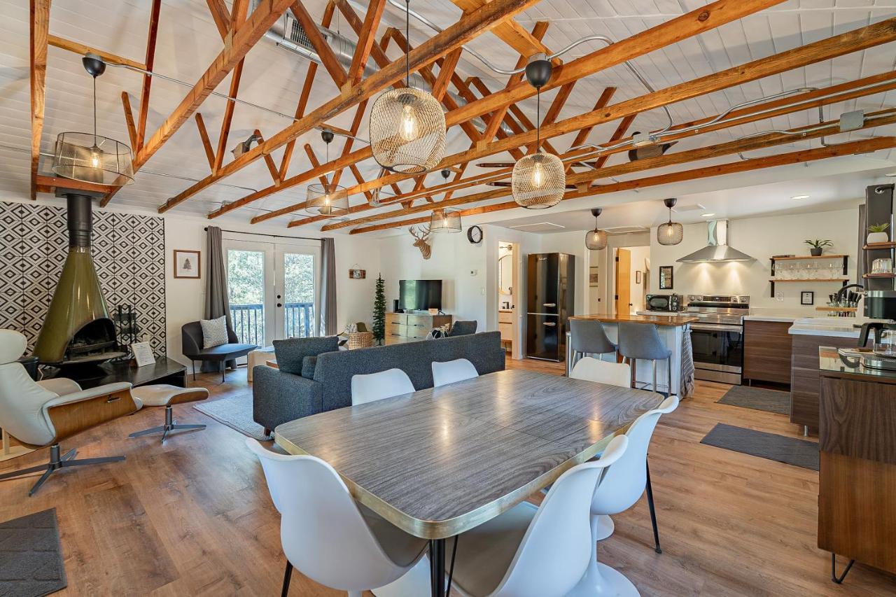 The Pine House - Cozy Mid-Century Modern, Pet-Friendlyヴィラ エクステリア 写真